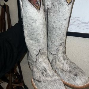 Women’s cowhide cowboy boots